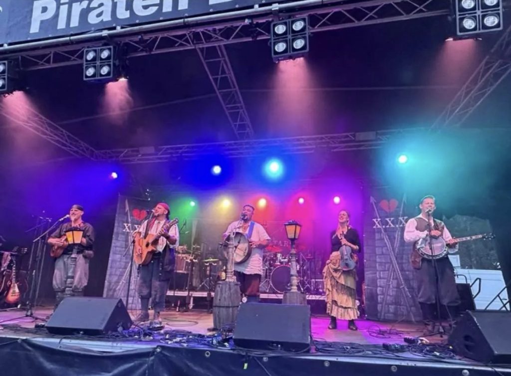 Nine Gees mit John Kanaka & The Jacktars Live beim MPS in Luhmühlen 2023 Foto: Lady.stardvst